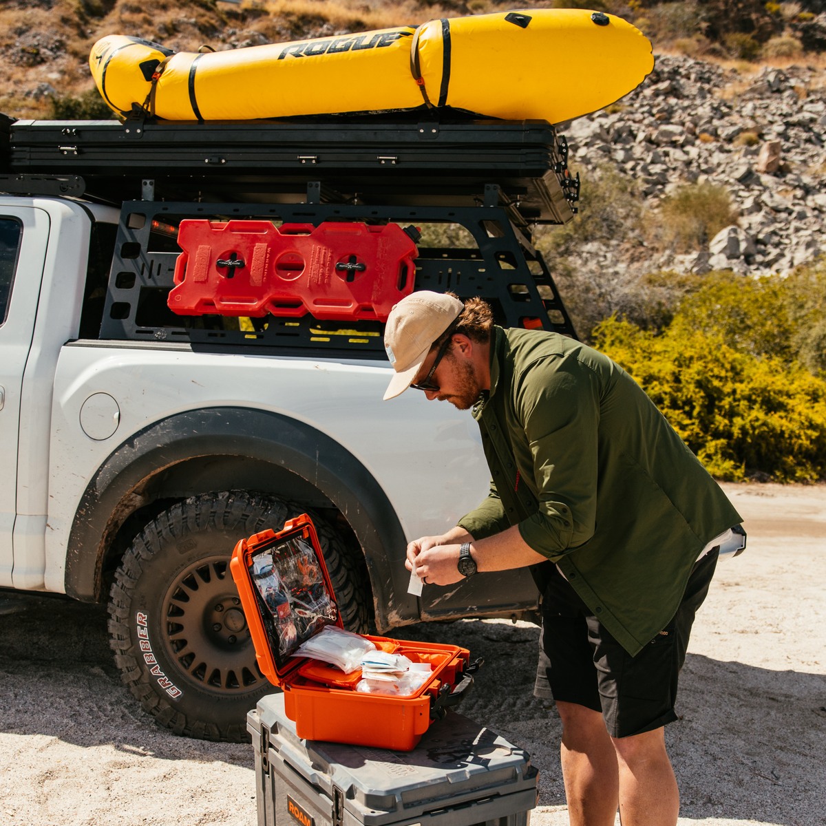 Stop the Bleed trauma supplies in the Roadie PRO, a car emergency kit for serious injuries